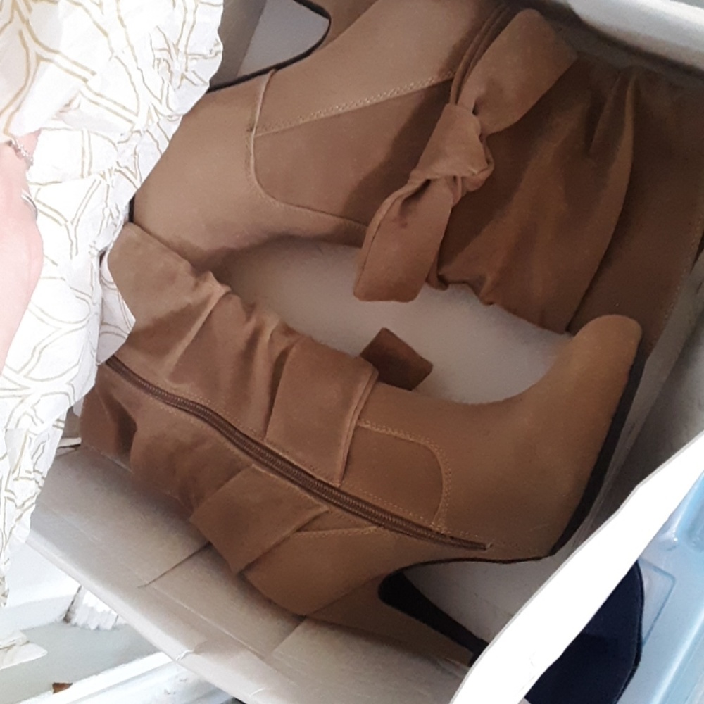 Dress boots